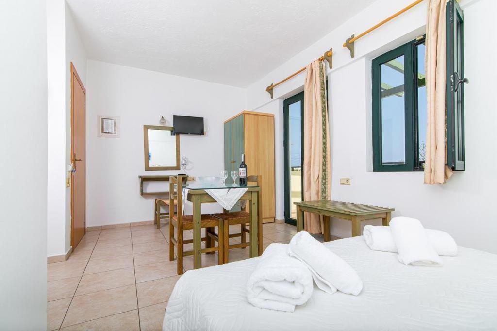 Dionysos Apartments & Studios Сталида Экстерьер фото